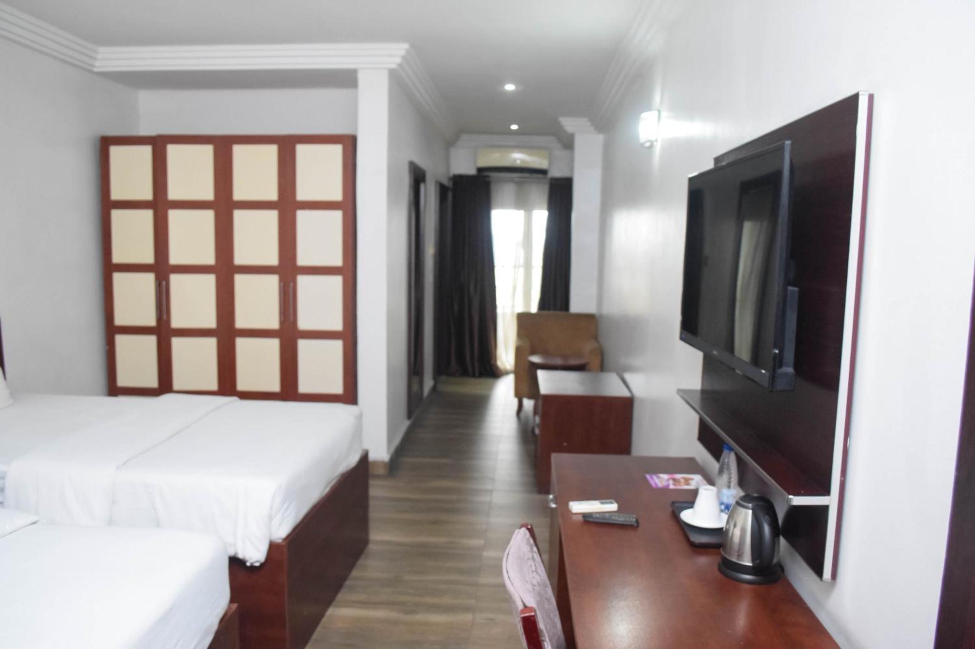 Golden Tulip Hotel -Gt31 Stadium Road Port Harcourt Exterior photo