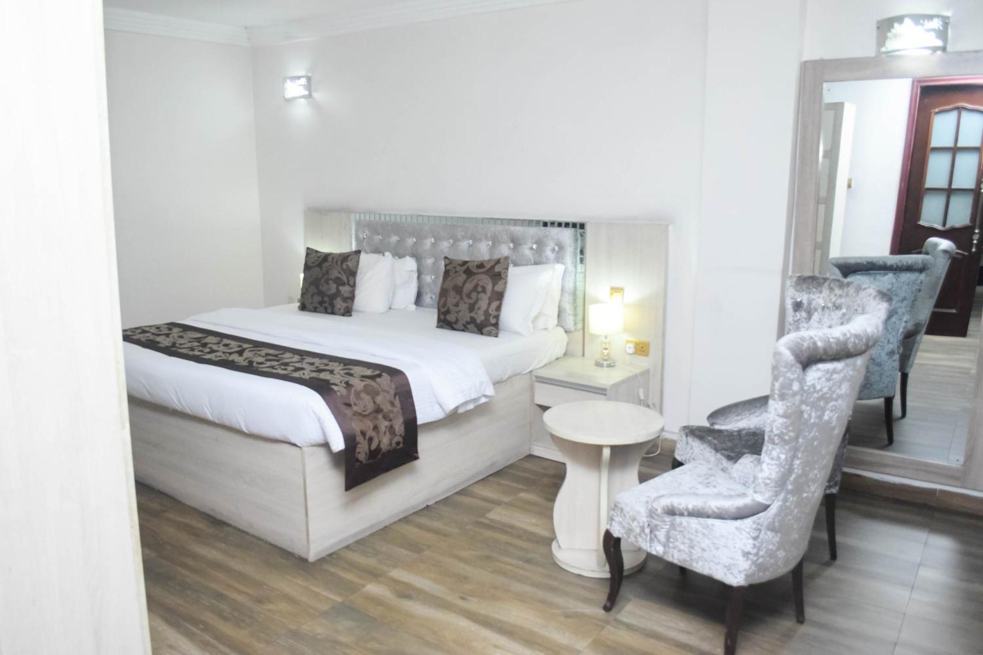 Golden Tulip Hotel -Gt31 Stadium Road Port Harcourt Exterior photo